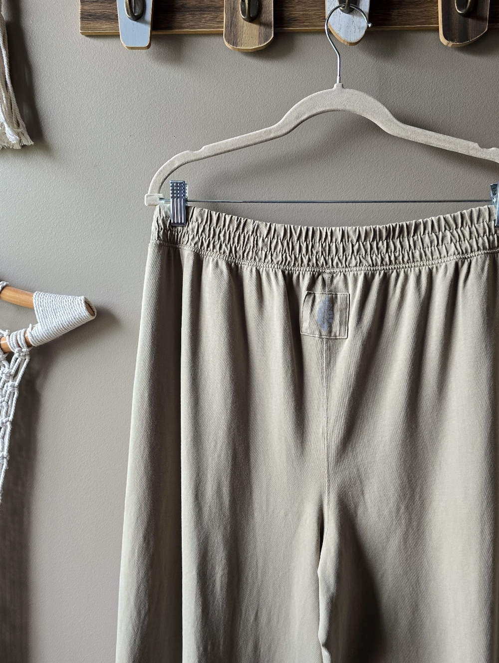 Free People Movement Hot Shot Crossover Pants Sage Stone - Picture 8 of 9